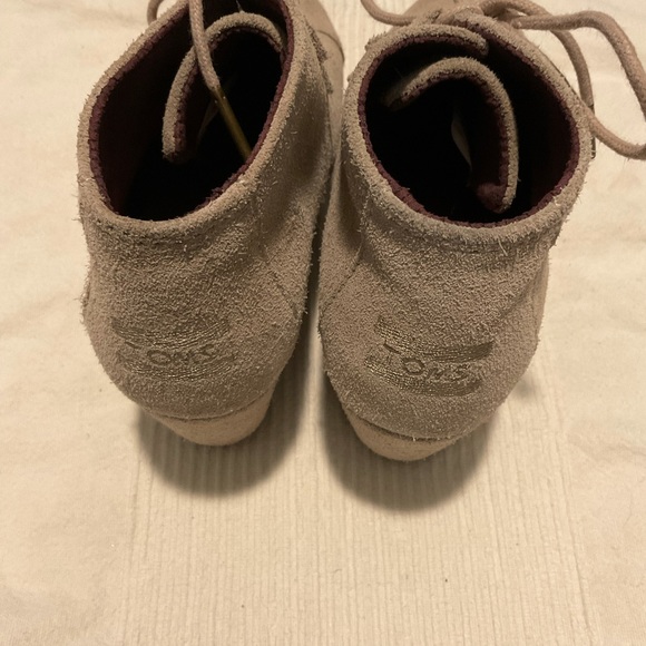 TOMS Kala Suede Wedge Booties, size 7, EUC - Picture 6 of 6